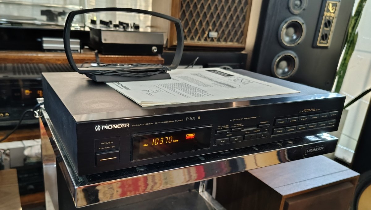 pioneer-f201